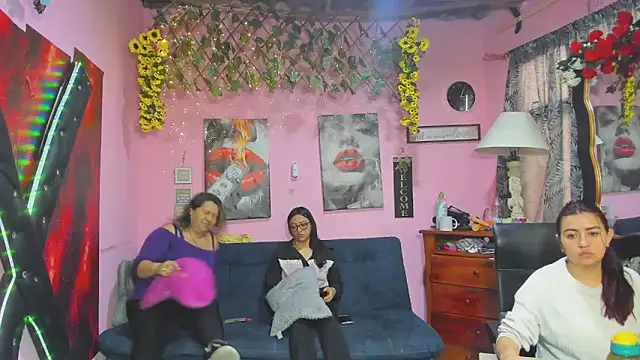 lesbiancuple online show from 04-07-26, 11:54