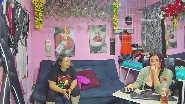 lesbiancuple online show from 05-13-26, 01:58