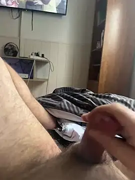 Snapshot of RenaudS-02 chatting on 01-17-25, 09:28 RenaudS-02 online show from 01-17-25, 09:28