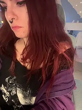 LunaMoongirl online show from 12-19-25, 04:03