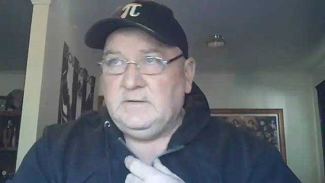 Snapshot of HOTANAL chatting on 09-13-25, 11:37 HOTANAL online show from 09-13-25, 11:37