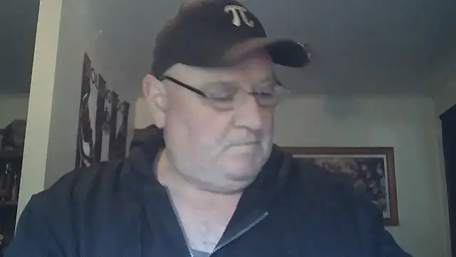 Snapshot of HOTANAL chatting on 09-21-25, 11:06 HOTANAL online show from 09-21-25, 11:06