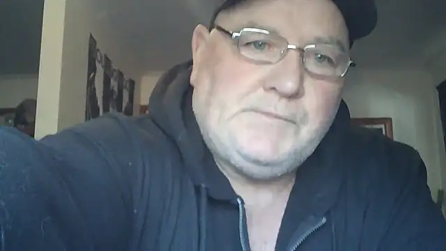 Snapshot of HOTANAL chatting on 10-10-25, 10:09 HOTANAL online show from 10-10-25, 10:09