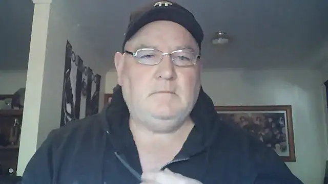 Snapshot of HOTANAL chatting on 10-17-25, 10:12 HOTANAL online show from 10-17-25, 10:12