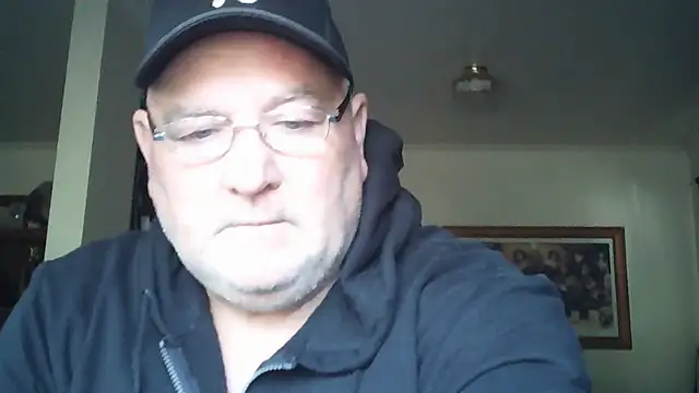 Snapshot of HOTANAL chatting on 10-23-25, 10:30 HOTANAL online show from 10-23-25, 10:30