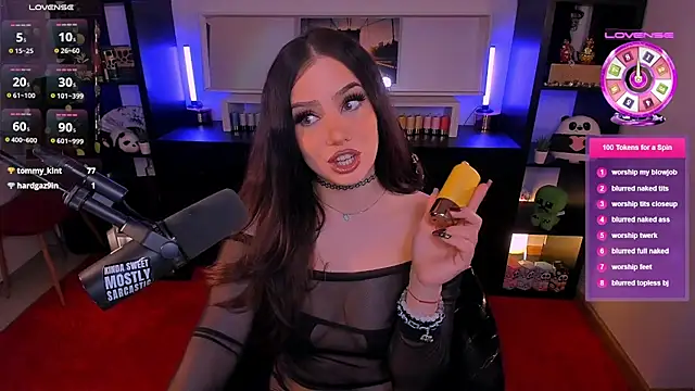 SofiRusselle online show from 11-17-25, 06:46