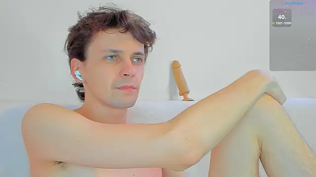 Snapshot of Jasper_Sun chatting on 01-18-25, 09:45 Jasper Sun online show from 01-18-25, 09:45