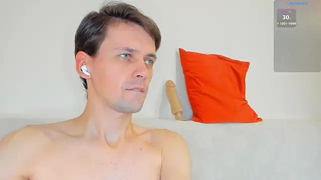 Snapshot of Jasper_Sun chatting on 10-23-25, 08:40 Jasper Sun online show from 10-23-25, 08:40