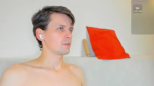 Snapshot of Jasper_Sun chatting on 11-01-25, 09:17 Jasper Sun online show from 11-01-25, 09:17