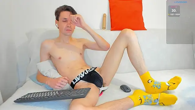 Snapshot of Jasper_Sun chatting on 11-05-25, 09:26 Jasper Sun online show from 11-05-25, 09:26