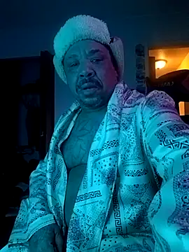 yellowwetfox online show from 12-22-24, 06:39