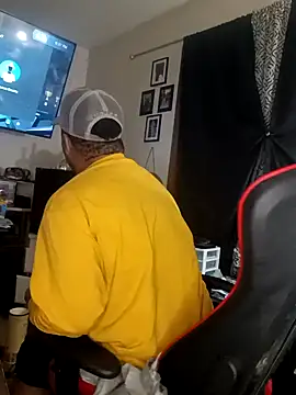 yellowwetfox online show from 12-29-24, 02:38