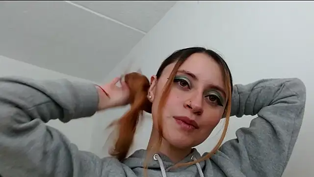 Snapshot of Juls_winter_ chatting on 07-02-26, 07:09 Juls winter online show from 07-02-26, 07:09