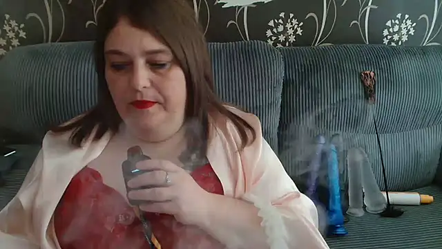 Snapshot of HouseWifeWhore_Milf chatting on 09-19-25, 12:50 HouseWifeWhore Milf online show from 09-19-25, 12:50