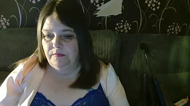 Snapshot of HouseWifeWhore_Milf chatting on 09-27-25, 10:26 HouseWifeWhore Milf online show from 09-27-25, 10:26