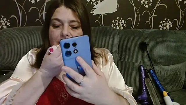 Snapshot of HouseWifeWhore_Milf chatting on 11-07-25, 10:43 HouseWifeWhore Milf online show from 11-07-25, 10:43