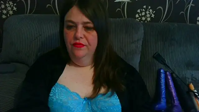 Snapshot of HouseWifeWhore_Milf chatting on 03-25-26, 02:23 HouseWifeWhore Milf online show from 03-25-26, 02:23