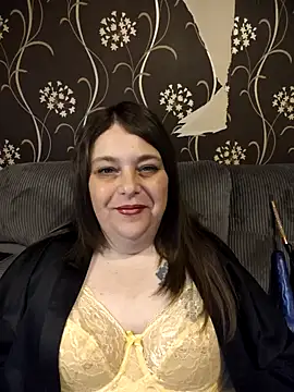 Snapshot of HouseWifeWhore_Milf chatting on 05-12-26, 09:34 HouseWifeWhore Milf online show from 05-12-26, 09:34