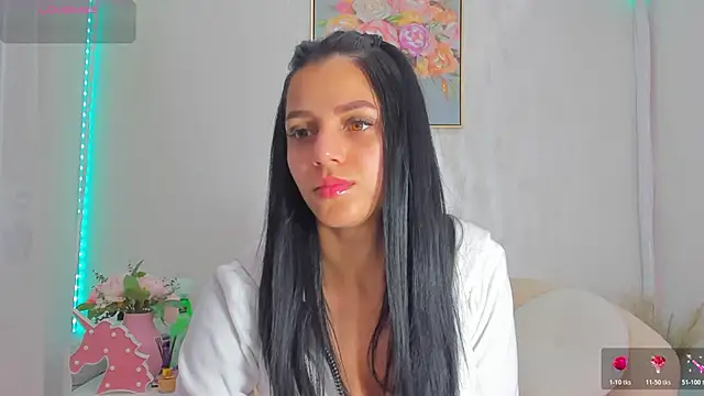 Snapshot of Sarabecker chatting on 05-13-26, 07:28 Sarabecker online show from 05-13-26, 07:28