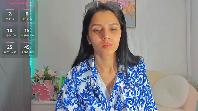 Snapshot of Sarabecker chatting on 06-15-26, 06:48 Sarabecker online show from 06-15-26, 06:48