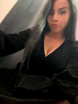 CrazzyChicks online show from 10-24-25, 08:11