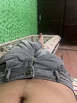 Snapshot of hotcuteguy_xxx1 chatting on 06-29-26, 02:06 hotcuteguy xxx1 online show from 06-29-26, 02:06