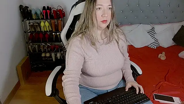 isabella rossse online show from 11-06-25, 12:50