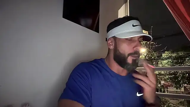 Snapshot of romeolovedark chatting on 11-10-25, 06:23 romeolovedark online show from 11-10-25, 06:23