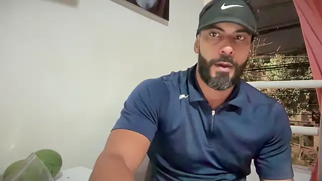 Snapshot of romeolovedark chatting on 11-24-25, 12:32 romeolovedark online show from 11-24-25, 12:32