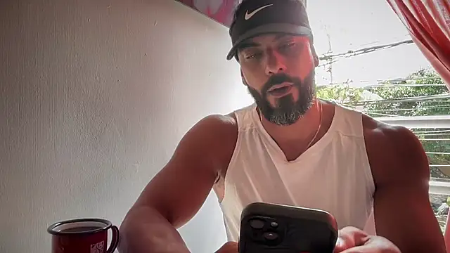 Snapshot of romeolovedark chatting on 11-30-25, 04:44 romeolovedark online show from 11-30-25, 04:44