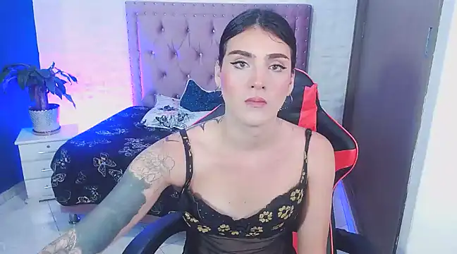 Snapshot of ximena22love chatting on 12-24-24, 12:22 ximena22love online show from 12-24-24, 12:22