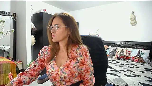 Xiimen online show from 01-24-25, 11:56