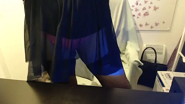 Snapshot of Sexy-Nikki chatting on 02-26-25, 11:20 Sexy-Nikki online show from 02-26-25, 11:20