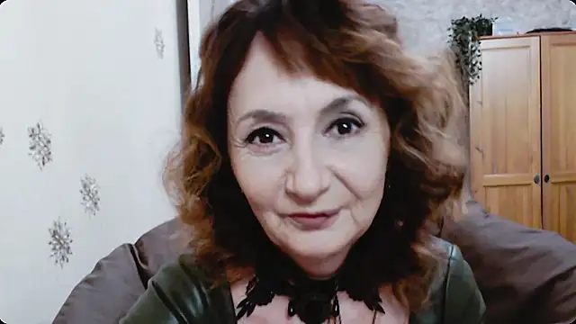 AnnieEltgant online show from 12-14-25, 06:19