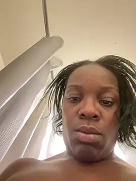 Snapshot of ChocolateBuns101 chatting on 12-19-24, 02:56 ChocolateBuns101 online show from 12-19-24, 02:56