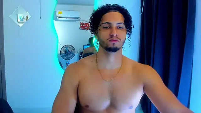 Snapshot of Kris_Khalifa69 chatting on 05-10-26, 01:00 Kris Khalifa69 online show from 05-10-26, 01:00