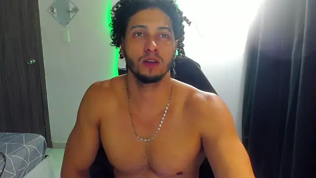 Snapshot of Kris_Khalifa69 chatting on 06-09-26, 02:01 Kris Khalifa69 online show from 06-09-26, 02:01