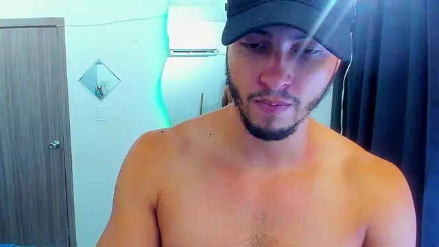 Snapshot of Kris_Khalifa69 chatting on 06-11-26, 12:32 Kris Khalifa69 online show from 06-11-26, 12:32