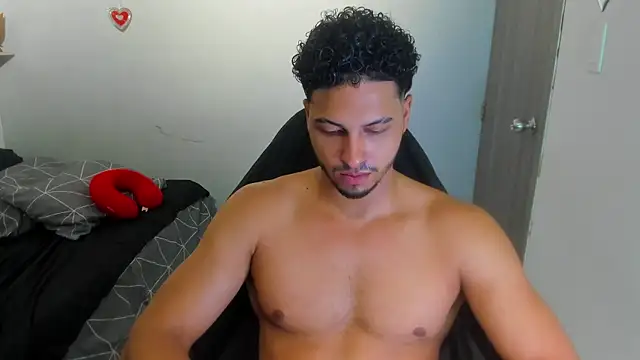 Snapshot of Kris_Khalifa69 chatting on 07-08-26, 10:03 Kris Khalifa69 online show from 07-08-26, 10:03