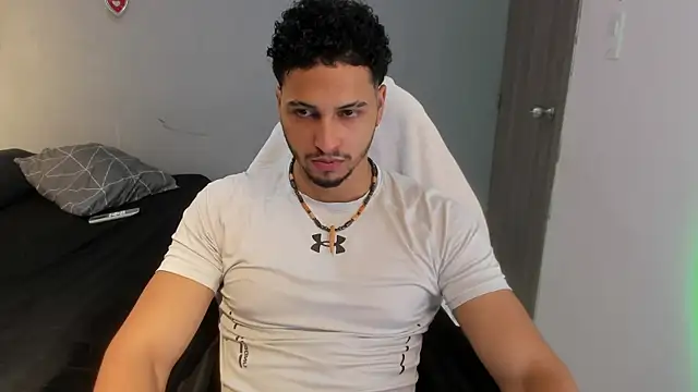Snapshot of Kris_Khalifa69 chatting on 07-11-26, 01:30 Kris Khalifa69 online show from 07-11-26, 01:30