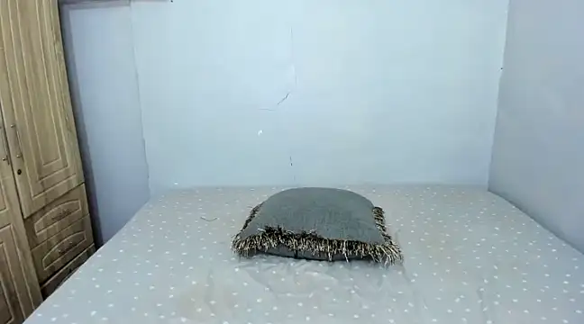 Snapshot of shantal_r0mance chatting on 12-19-24, 08:34 shantal r0mance online show from 12-19-24, 08:34