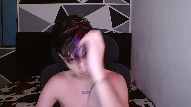 littlextreme online show from 12-21-24, 03:03