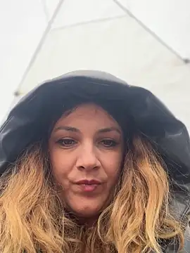 Snapshot of DaisyVibesss chatting on 02-16-25, 10:54 DaisyVibesss online show from 02-16-25, 10:54