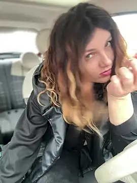 Snapshot of DaisyVibesss chatting on 03-12-25, 03:29 DaisyVibesss online show from 03-12-25, 03:29