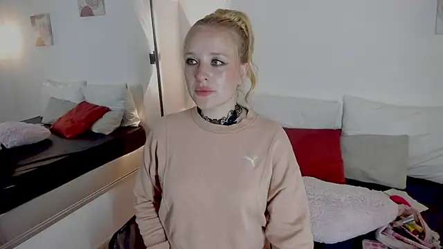 EmilySumer online show from 04-25-26, 02:14