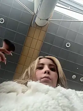 ValeriaHot69 online show from 12-17-25, 02:01