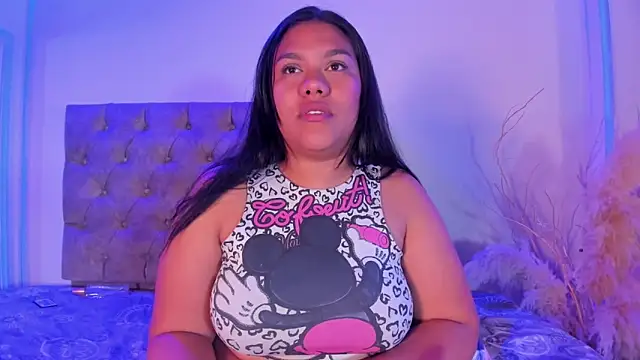 Snapshot of ale_cam chatting on 11-16-25, 04:18 ale cam online show from 11-16-25, 04:18