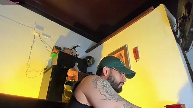 CamiloGray  online show from 11-04-25, 01:54