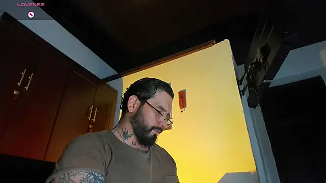 CamiloGray  online show from 01-12-26, 02:44