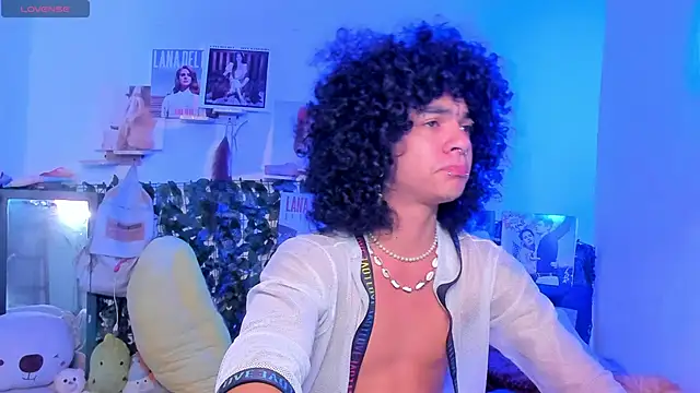 Snapshot of sweetvond_ chatting on 12-16-24, 02:27 sweetvond  online show from 12-16-24, 02:27